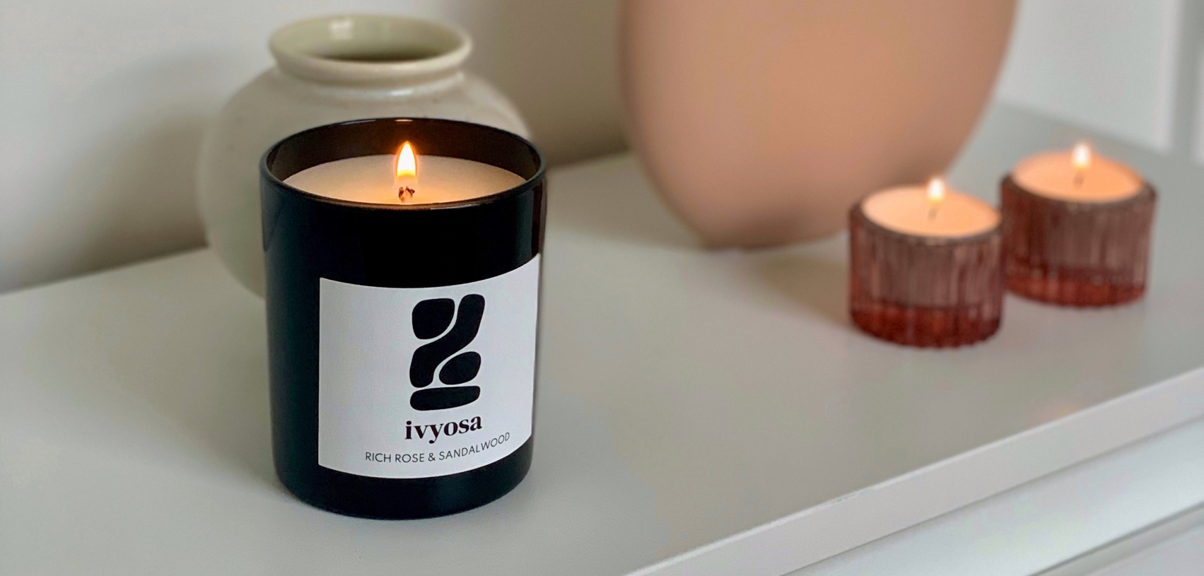 Ivyosa candle rich rose and sandalwood