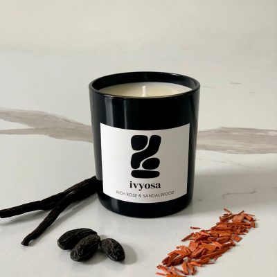 IMG_0395 (1) The scent of the candle with sandalwood and rich rose